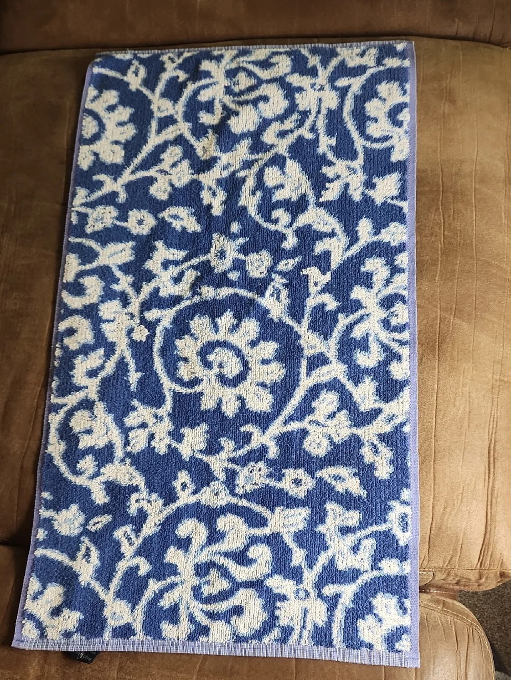 Vintage Ralph Lauren Donovan Pattern scroll bath towel blue and white/cream